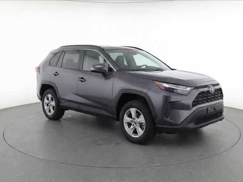 Used 2025 Toyota RAV4 XLE AWD/4WD image 3
