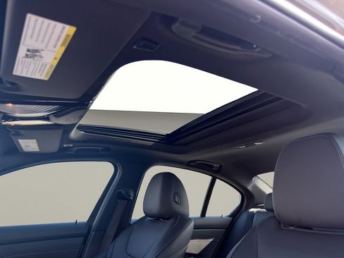 Used 2023 BMW 330i xDrive Sedan w/ Premium Package image 26