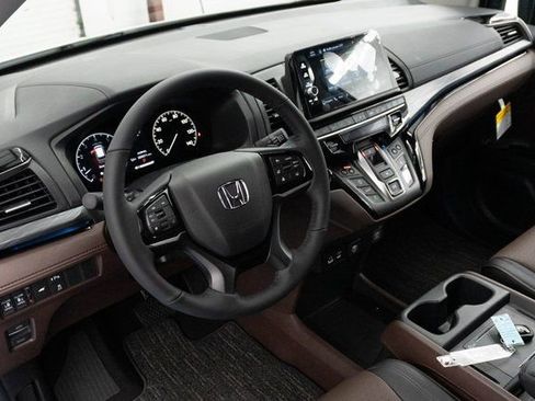 New 2026 Honda Odyssey Elite image 3