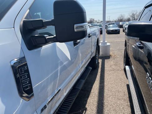 Used 2022 Ford F350 XL w/ Power Equipment Group image 8