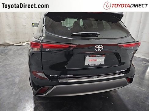 New 2026 Toyota Highlander Platinum AWD/4WD image 6
