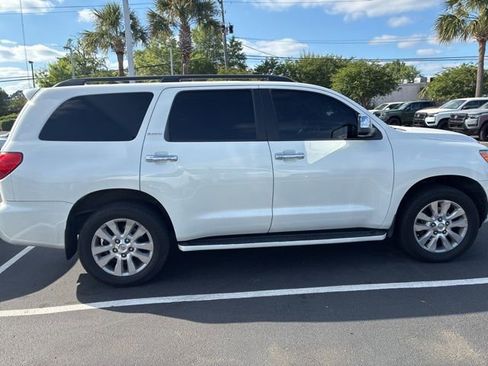 Used 2017 Toyota Sequoia Platinum RWD image 9