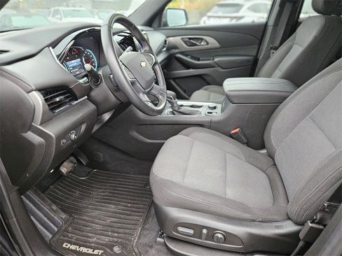 Used 2023 Chevrolet Traverse LT image 19