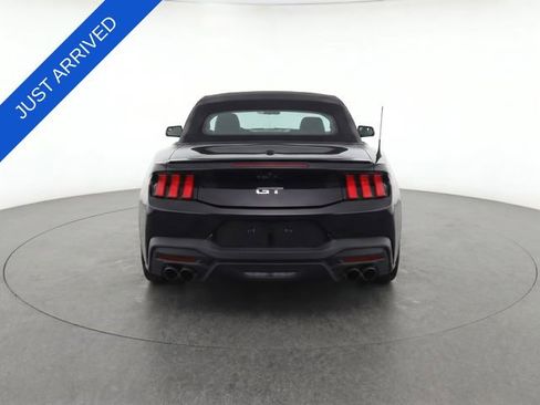 Used 2025 Ford Mustang GT Premium RWD image 3