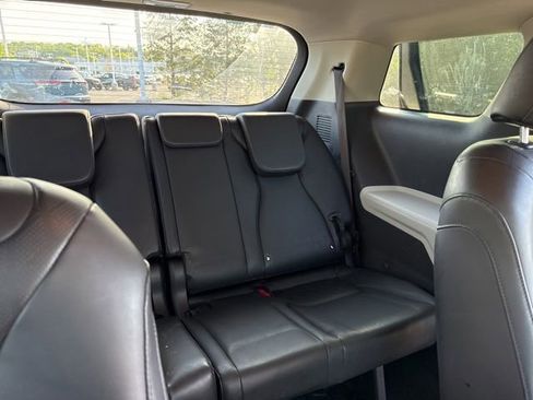 Used 2022 Kia Carnival LX FWD image 22