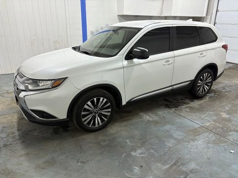 Used 2019 Mitsubishi Outlander ES image 6