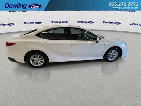Used 2025 Toyota Camry LE FWD image 5