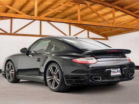 Used 2013 Porsche 911 4 Coupe image 3