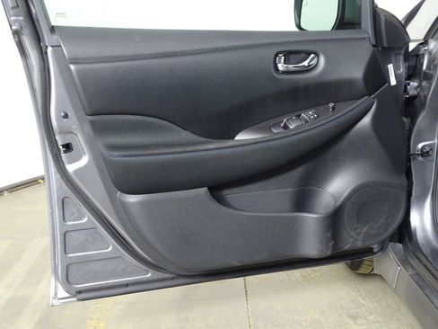 Used 2023 Nissan Leaf S image 16