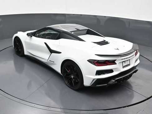 Used 2026 Chevrolet Corvette Z06 w/ Stealth Interior Trim Package image 17