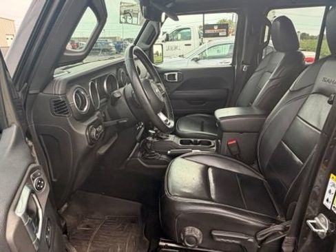 Used 2018 Jeep Wrangler Unlimited Sahara AWD/4WD image 11