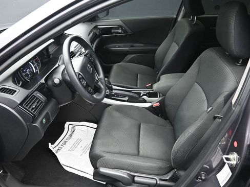 Used 2017 Honda Accord LX image 11