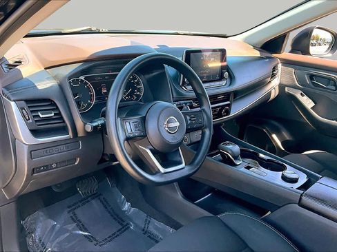 Used 2023 Nissan Rogue S AWD/4WD image 17