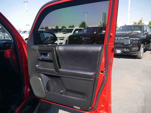 Used 2022 Toyota 4Runner SR5 Premium image 25