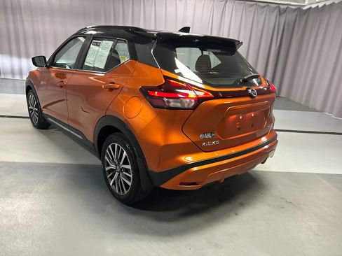 Used 2021 Nissan Kicks SR w/ SR Premium Package FWD image 5