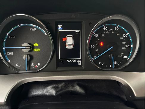 Used 2018 Toyota RAV4 XLE w/ Carpet Mat Package AWD/4WD image 23