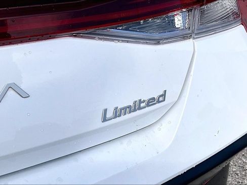 Used 2024 Hyundai Elantra Limited FWD image 29