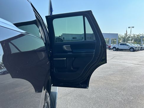Used 2025 Ford Expedition Platinum AWD/4WD image 47