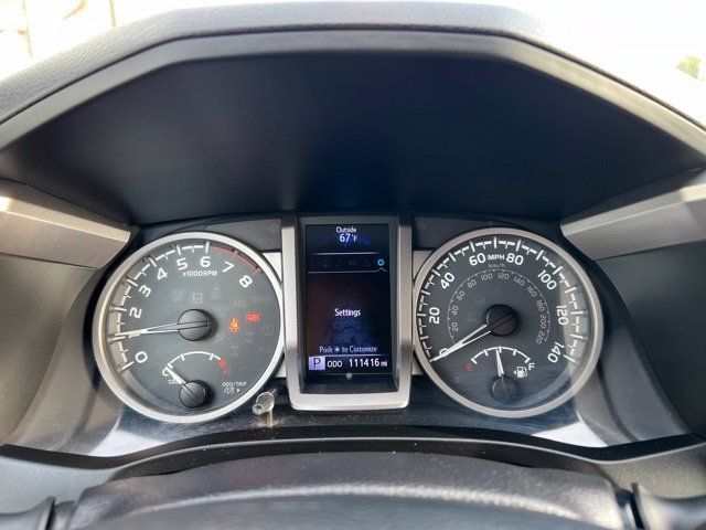 Used 2017 Toyota Tacoma Limited w/ Tow Package AWD/4WD image 13