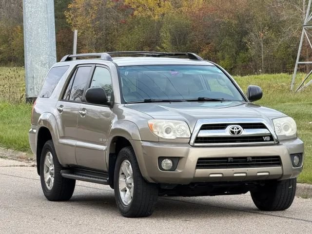 Used 2006 Toyota 4Runner SR5 AWD/4WD image 4