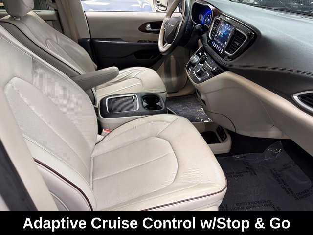 Used 2020 Chrysler Pacifica Limited w/ Tire & Wheel Group FWD image 9
