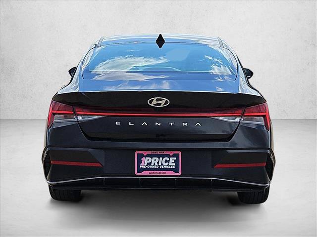 Used 2025 Hyundai Elantra SEL FWD image 7
