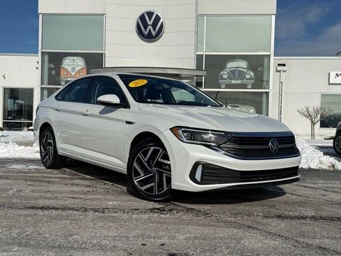 Used 2023 Volkswagen Jetta SEL image 1