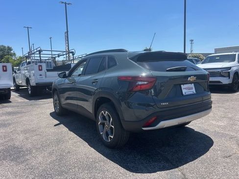New 2026 Chevrolet Trax LT FWD image 5