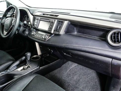 Used 2013 Toyota RAV4 XLE image 21