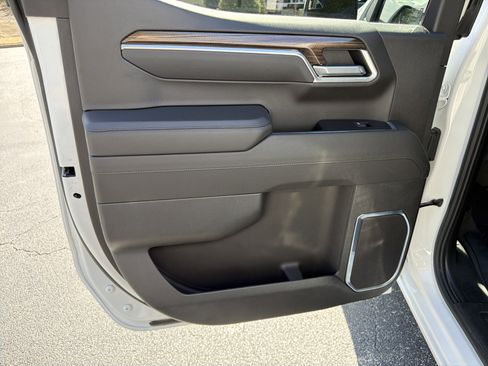 Used 2025 Chevrolet Silverado 1500 LT image 21