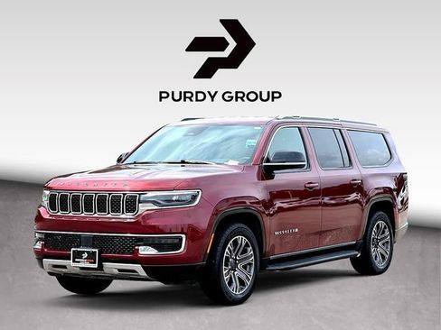 Used 2024 Jeep Wagoneer L Series II w/ Flexible Seating Group AWD/4WD image 4