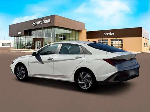 New 2026 Hyundai Elantra Limited FWD image 4