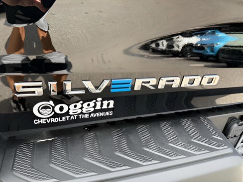 New 2026 Chevrolet Silverado EV LT image 15