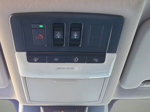 Used 2024 Nissan Rogue Platinum w/ Platinum Premium Package AWD/4WD image 11