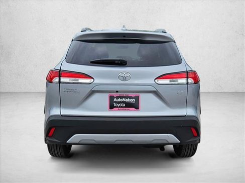 Used 2024 Toyota Corolla Cross LE w/ Moonroof Package FWD image 7