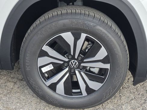 New 2026 Volkswagen Atlas SE image 7