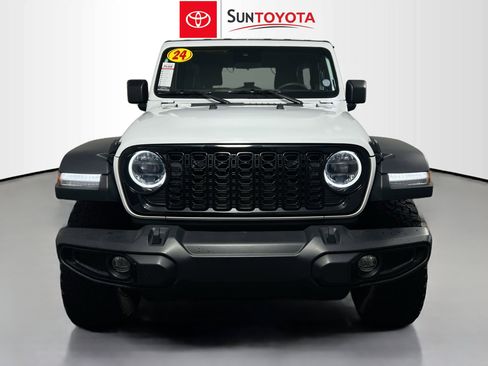 Used 2024 Jeep Wrangler Willys image 10