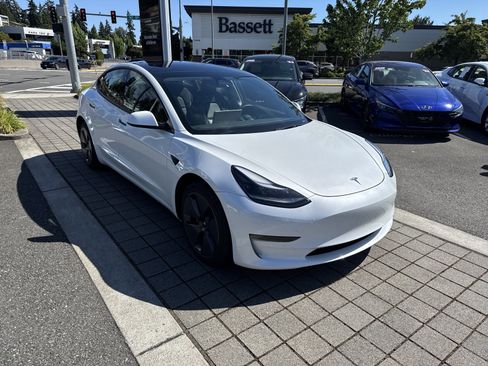 Used 2023 Tesla Model 3 Standard Range RWD image 3