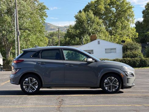 Used 2022 Hyundai Kona Limited w/ Cargo Package FWD image 6