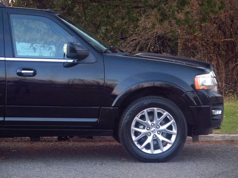 Used 2016 Ford Expedition Limited w/ Equipment Group 301A AWD/4WD image 37