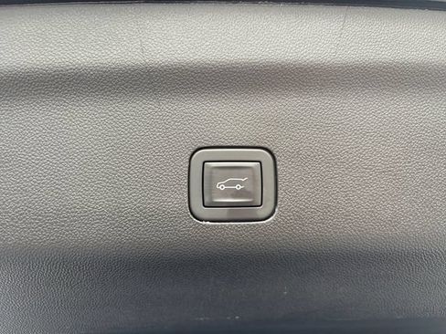 Used 2025 Chevrolet Suburban High Country w/ Sun And Tow Package AWD/4WD image 19