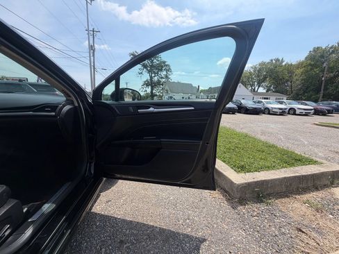Used 2020 Ford Fusion Titanium FWD image 25