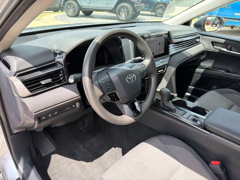 Used 2025 Toyota Camry LE FWD image 10