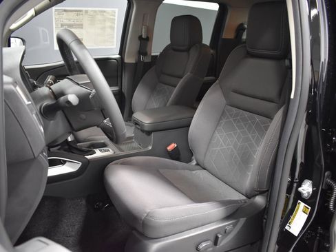 New 2026 Nissan Frontier SV image 5