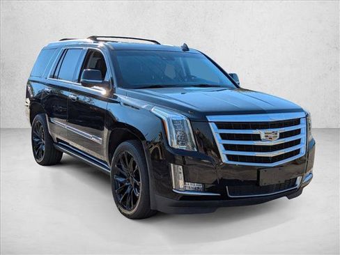 Used 2019 Cadillac Escalade Premium Luxury image 3