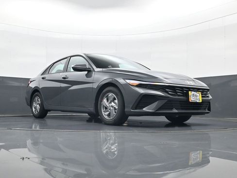 New 2026 Hyundai Elantra SE FWD image 26