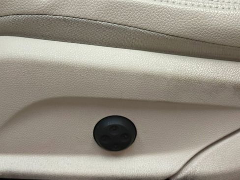 Used 2018 Mercedes-Benz GLC 300 4MATIC w/ Multimedia Package image 26