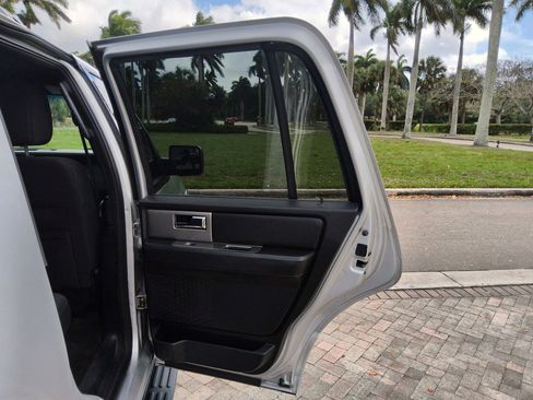 Used 2017 Ford Expedition XLT AWD/4WD image 31
