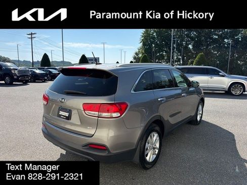 Used 2017 Kia Sorento FWD image 6