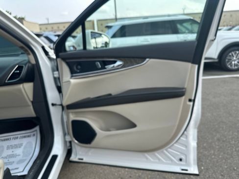 Used 2019 Lincoln Nautilus Reserve w/ Class II Trailer Tow Package AWD/4WD image 44